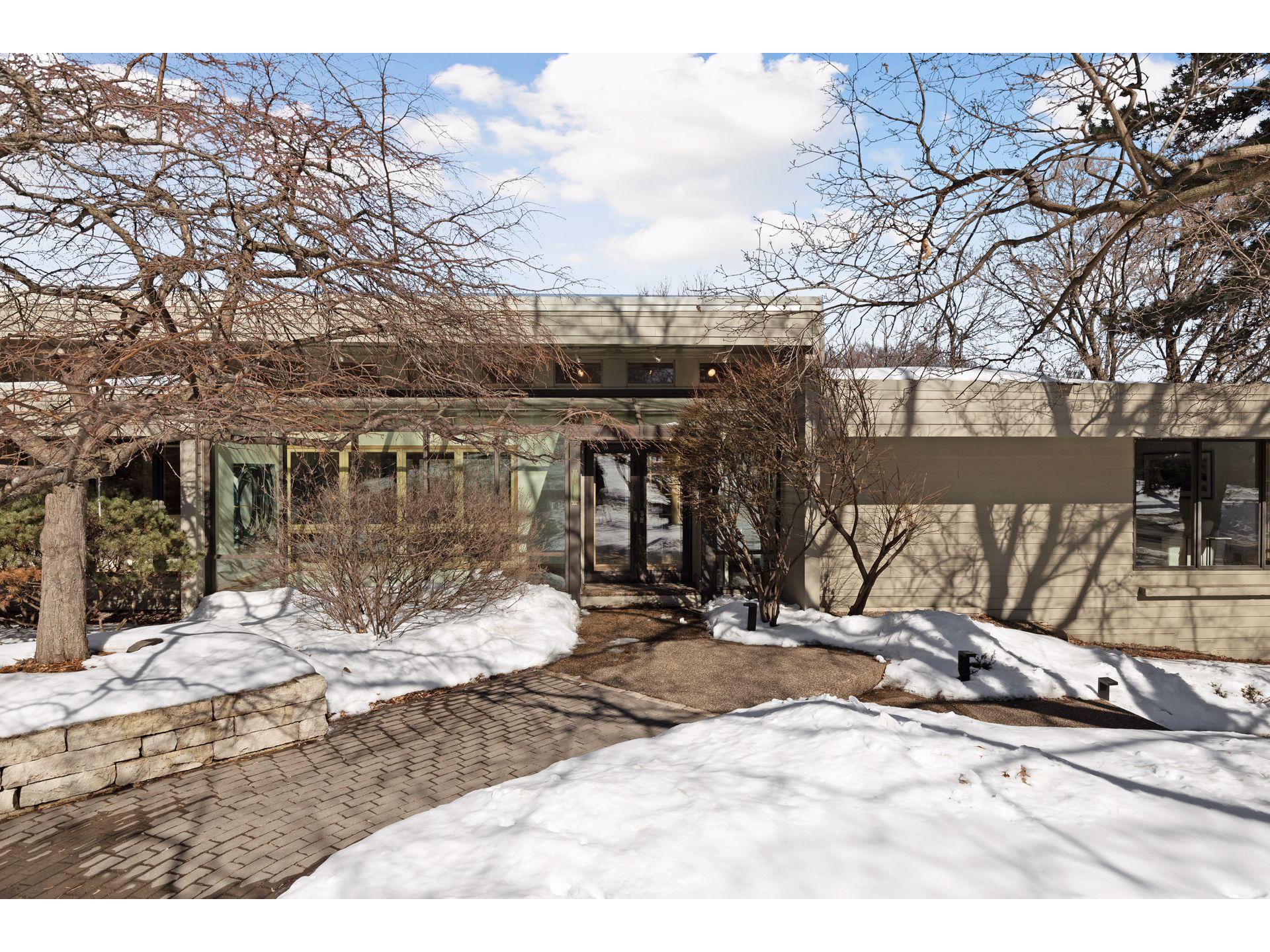 416 Westwood Drive N Golden Valley MN 55422 6158007 image1