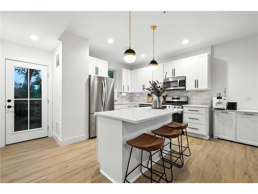 4165 Old Sibley Highway Eagan MN 55122 6825303 image1