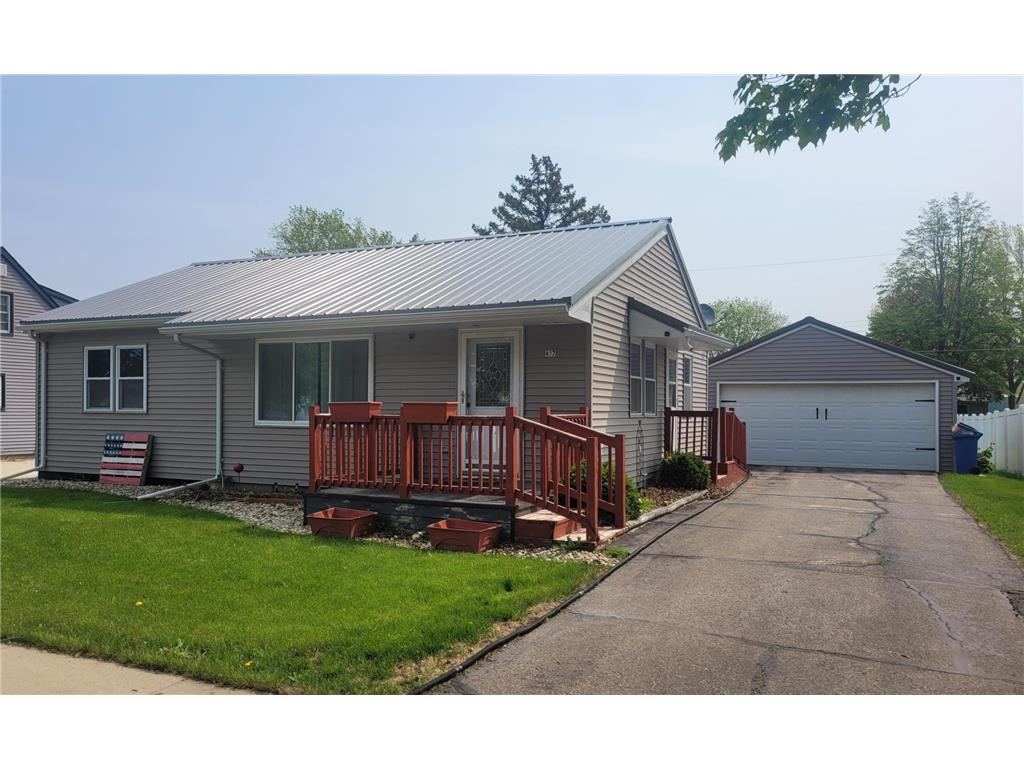 417 9th Avenue SE Pipestone MN 56164 6375639 image1
