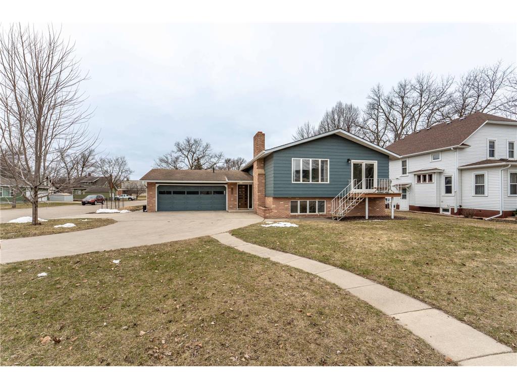 417 E Division Street Elbow Lake MN 56531 7049056 image1