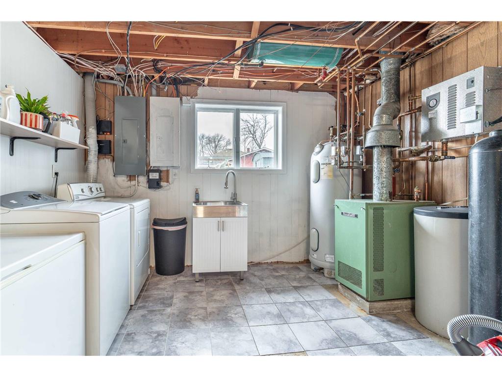 417 E Division Street Elbow Lake MN 56531 7049056 image33