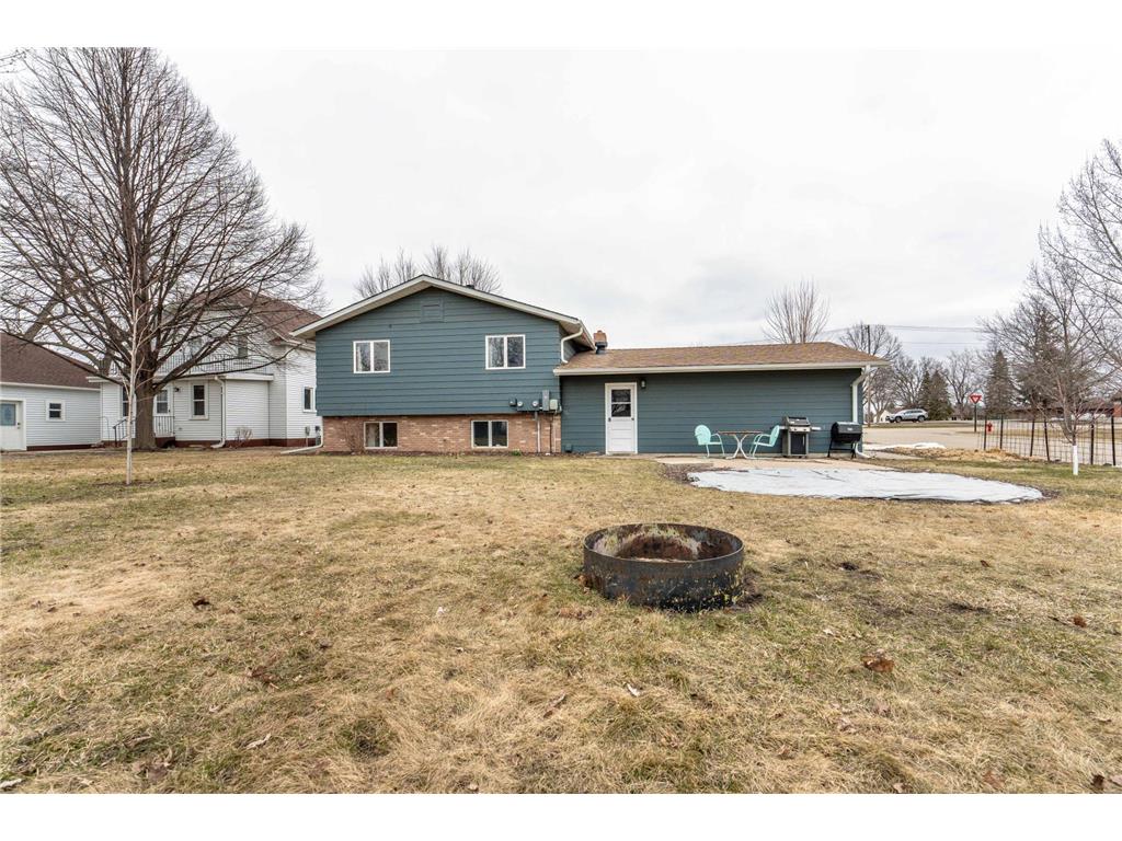 417 E Division Street Elbow Lake MN 56531 7049056 image38