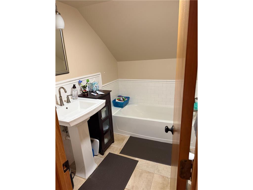 417 E Wyoming Street Redwood Falls MN 56283 7103870 image22
