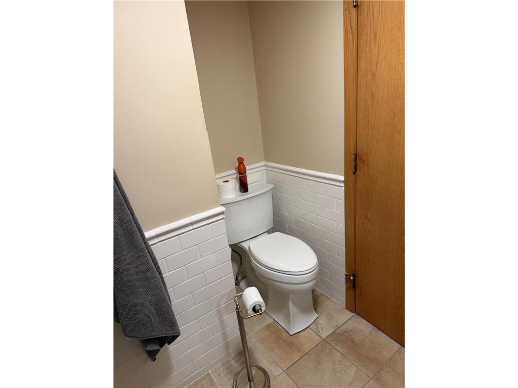 417 E Wyoming Street Redwood Falls MN 56283 7103870 image24