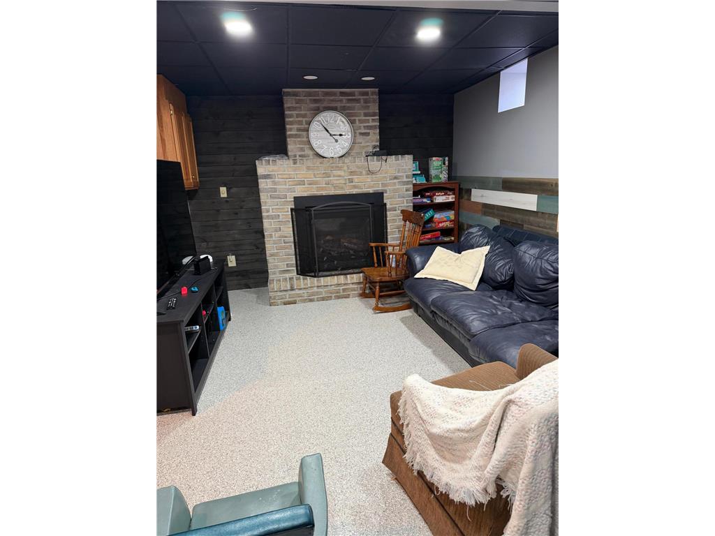 417 E Wyoming Street Redwood Falls MN 56283 7103870 image27