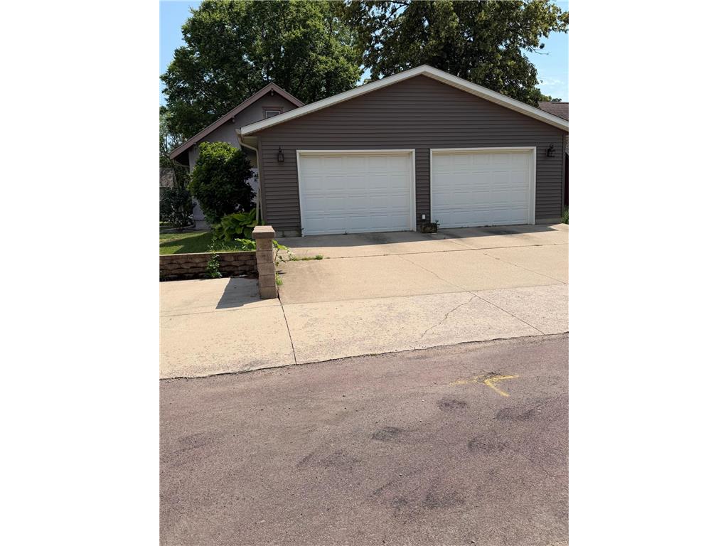 417 E Wyoming Street Redwood Falls MN 56283 7103870 image33