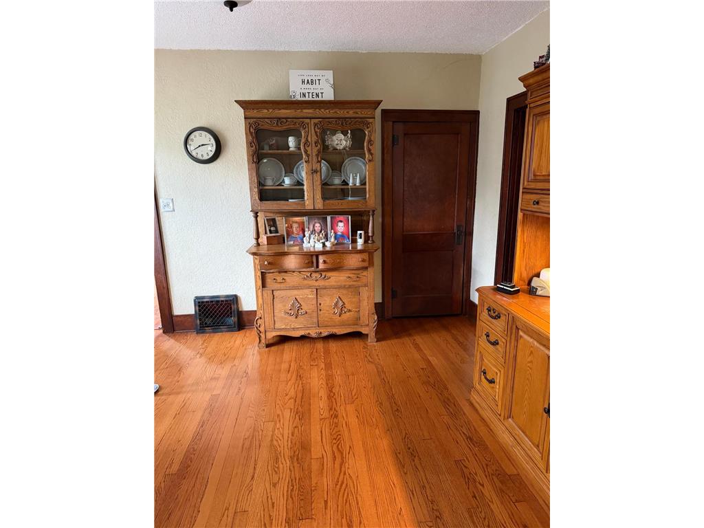 417 E Wyoming Street Redwood Falls MN 56283 7103870 image8