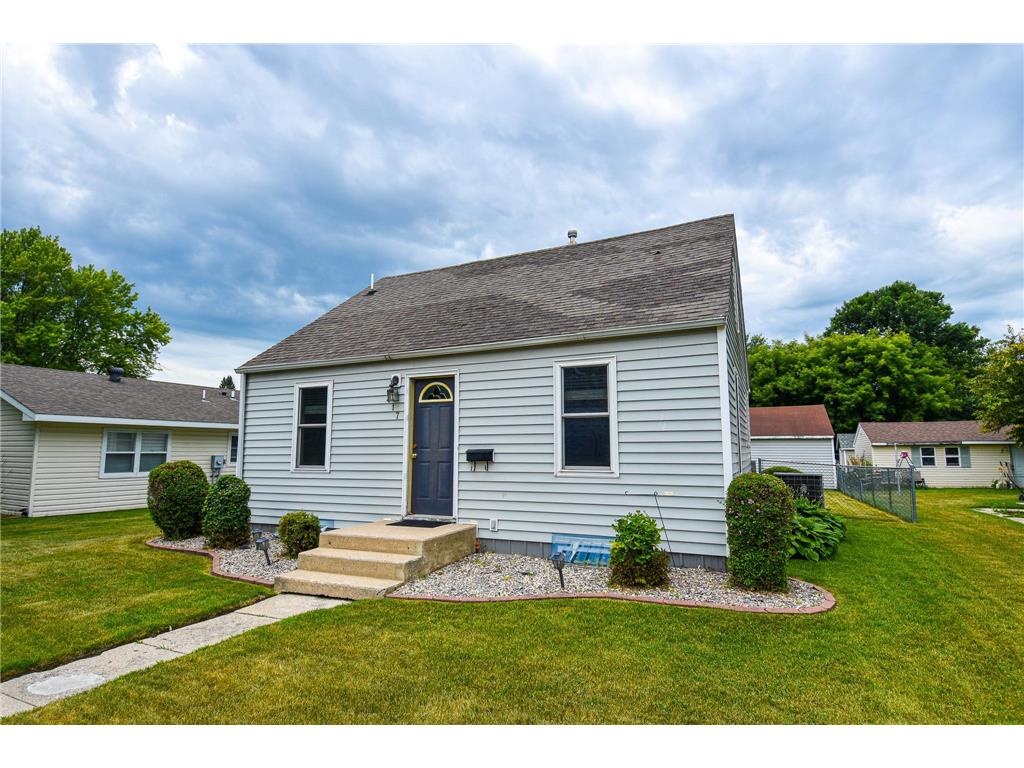 417 Kendall Avenue S Thief River Falls MN 56701 7110616 image1