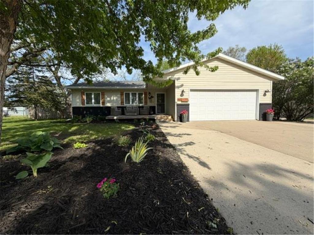 417 S Austin Avenue Litchfield MN 55355 7078411 image1