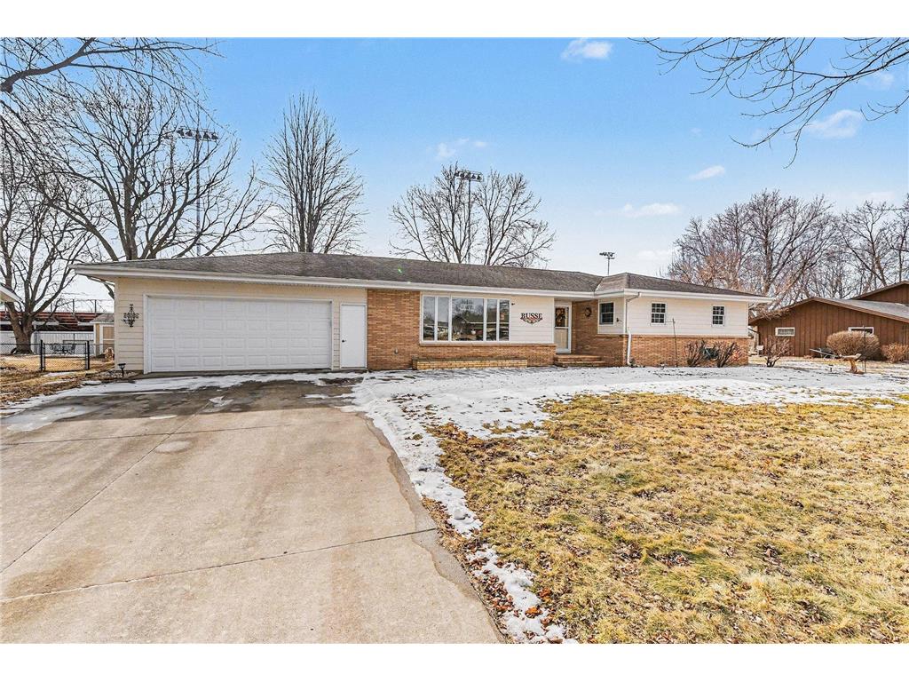 417 S Fairview Drive Luverne MN 56156 7014745 image1