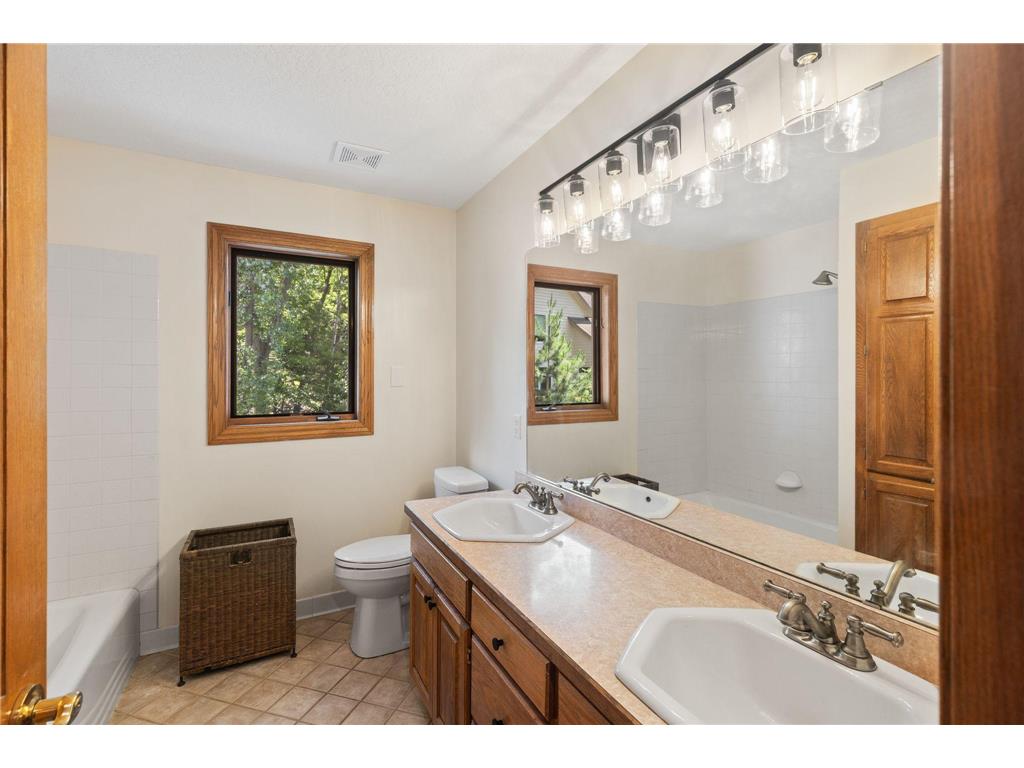 4172 Cashell Glen Eagan MN 55122 7048887 image23