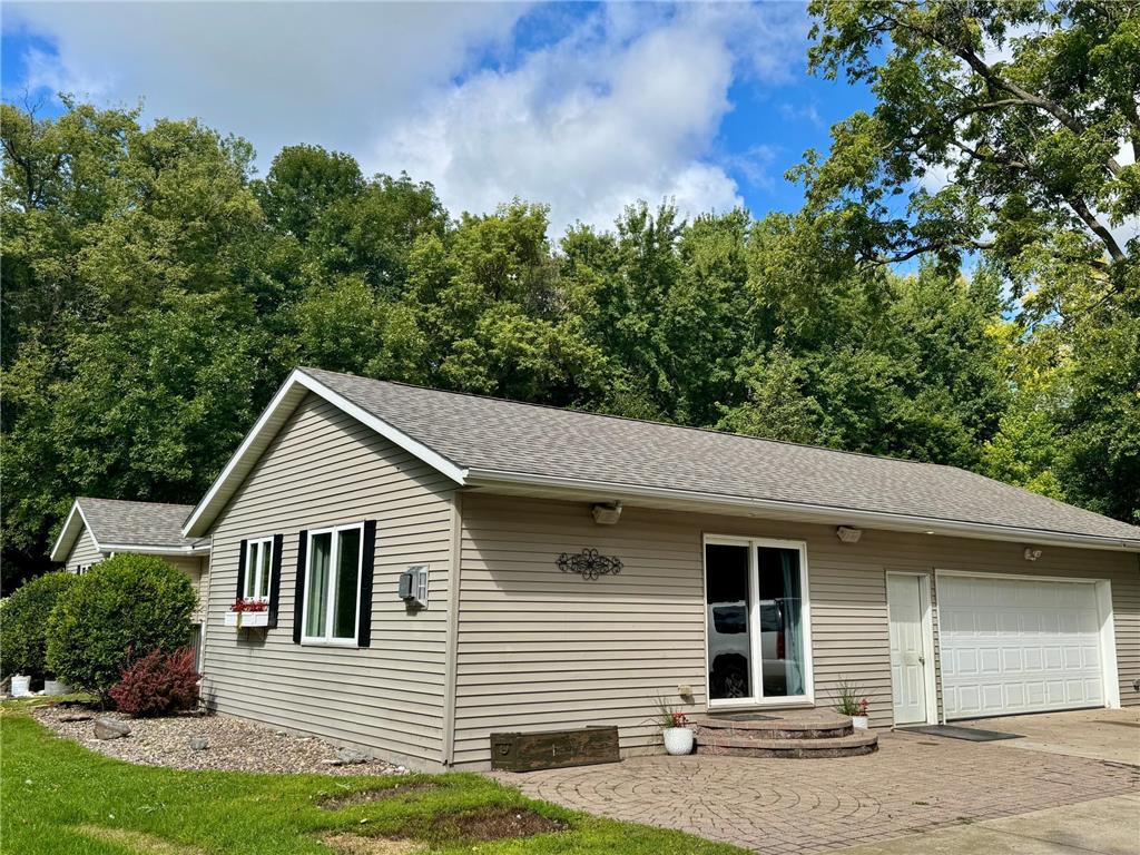 418 210th Avenue SE Roseland Twp MN 56216 6784071 image1