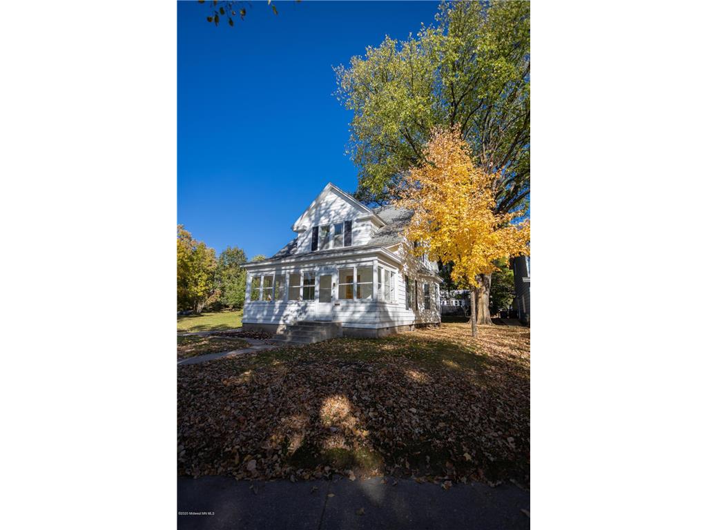 418 E Lakeside Drive, Fergus Falls Twp, MN 56537 MLS 6340785 Edina
