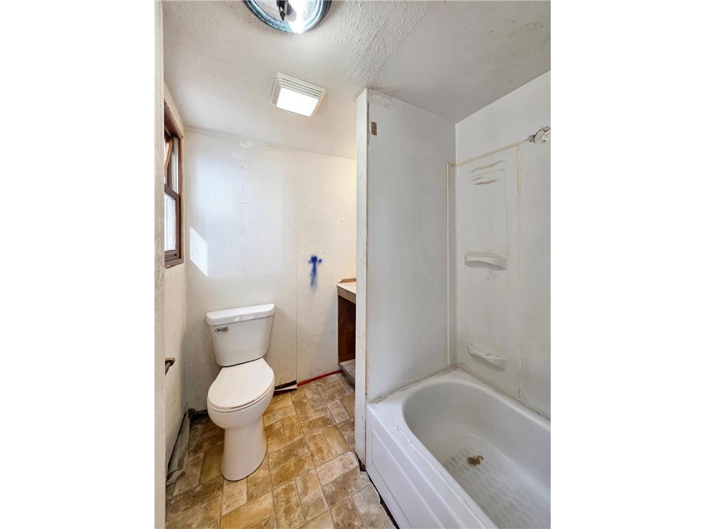418 Main Street E Detroit Lakes MN 56501 7077943 image10