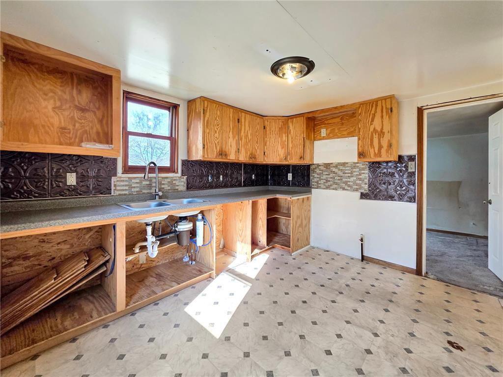 418 Main Street E Detroit Lakes MN 56501 7077943 image6