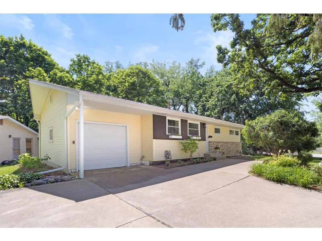 4181 Hampshire Avenue N Crystal MN 55427 6547384 image1