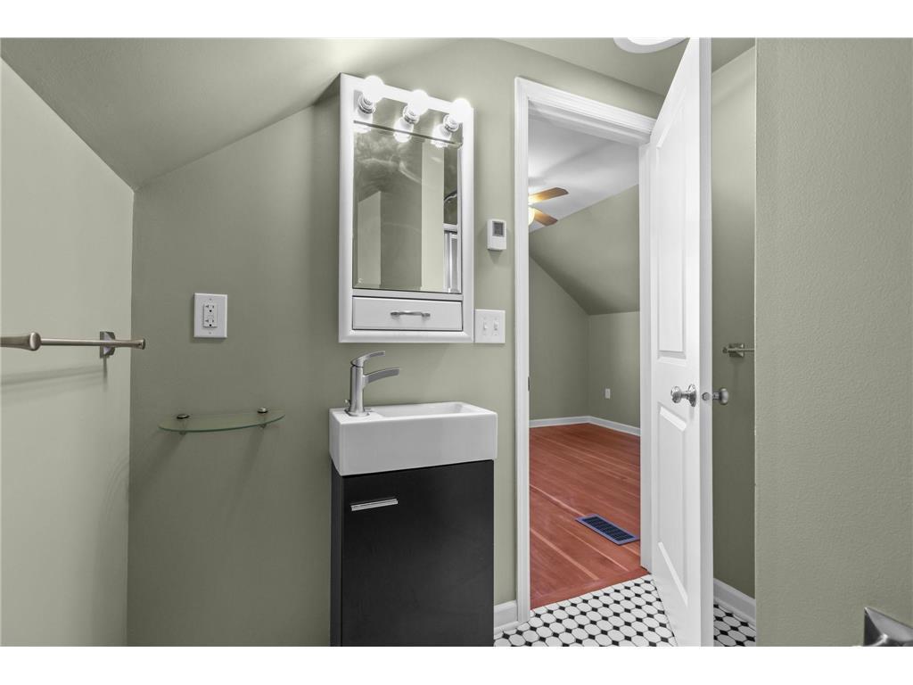 4181 White Bear Avenue N White Bear Lake MN 55110 - Goose 7086597 image15