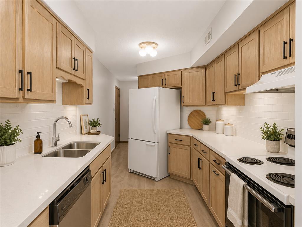 4185 Hilltop Point Eagan MN 55123 7015383 image16