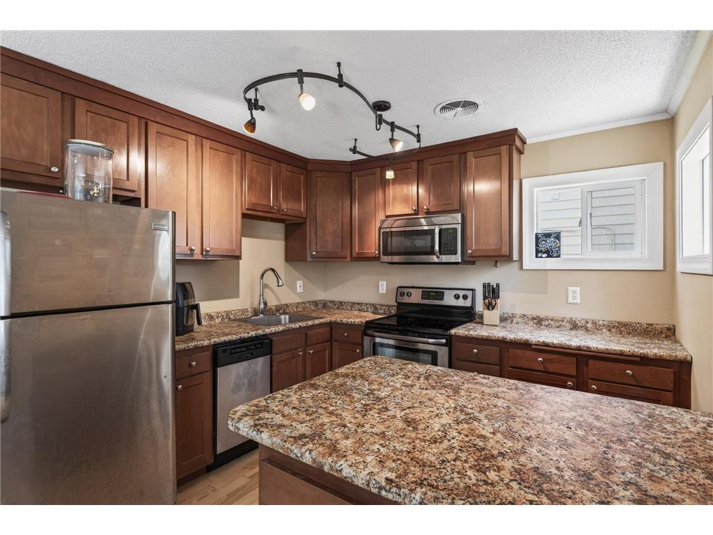 419 7th Avenue W Shakopee MN 55379 7082707 image5
