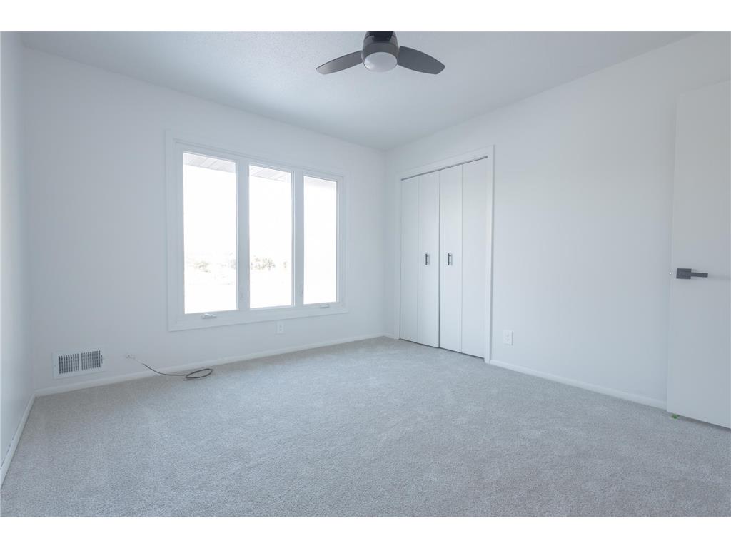 419 County Road C W Roseville MN 55113 7036833 image10