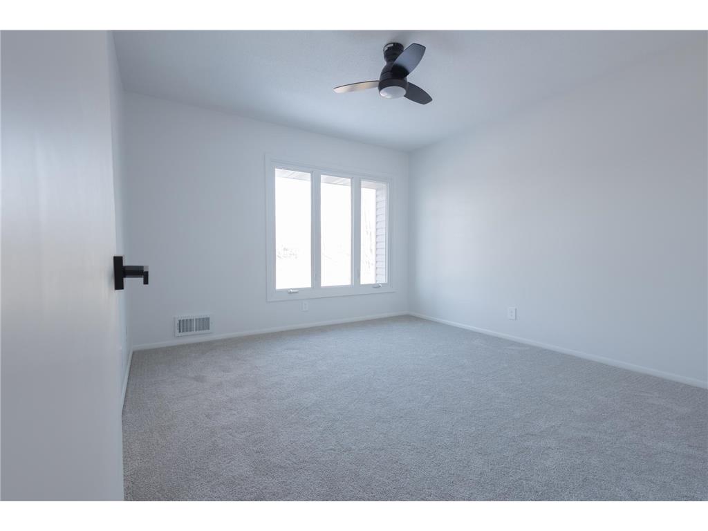 419 County Road C W Roseville MN 55113 7036833 image13