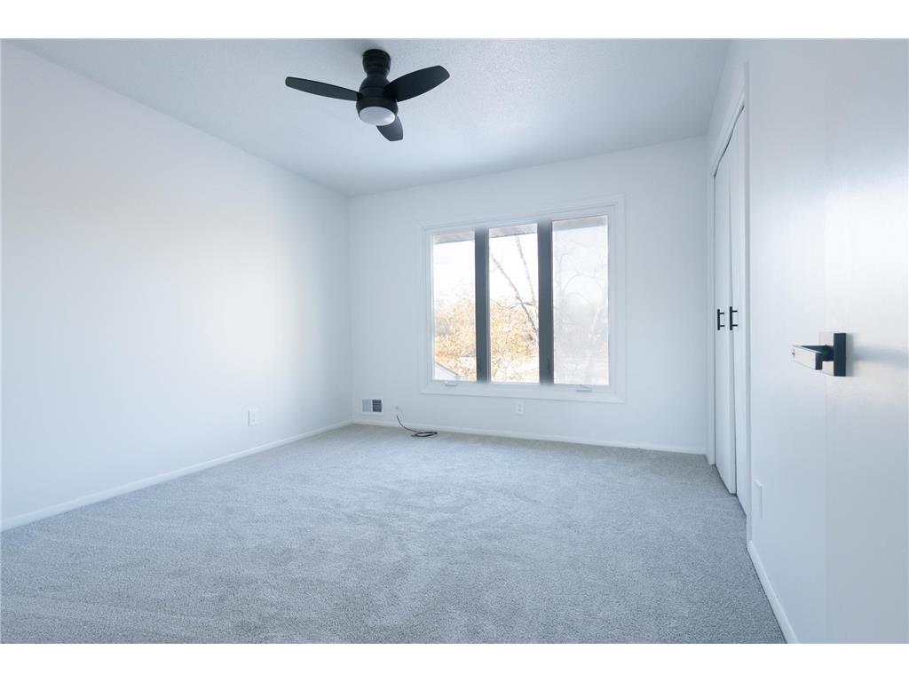 419 County Road C W Roseville MN 55113 7036833 image17