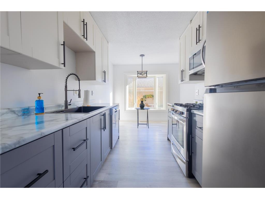 419 County Road C W Roseville MN 55113 7036833 image6