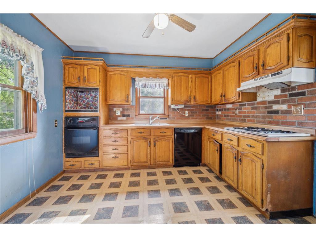 419 Geneva Avenue N, Oakdale, MN, 55128 MLS 6423942 Edina Realty