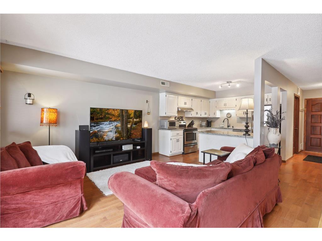 4196 Hilltop Lane Eagan MN 55123 6326702 image1