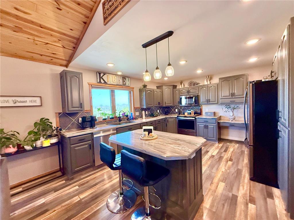 41970 400th St Perham MN 56573 7075404 image10