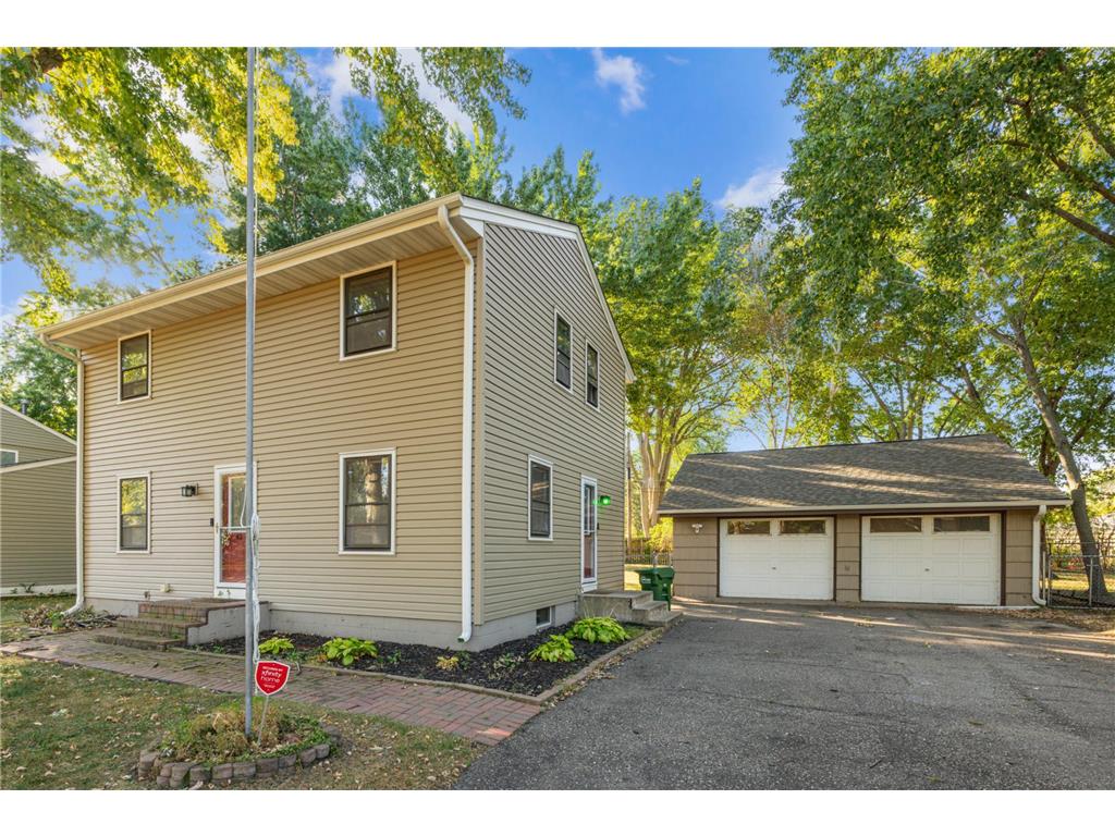 42 105th Avenue NE Blaine MN 55434 6613290 image1