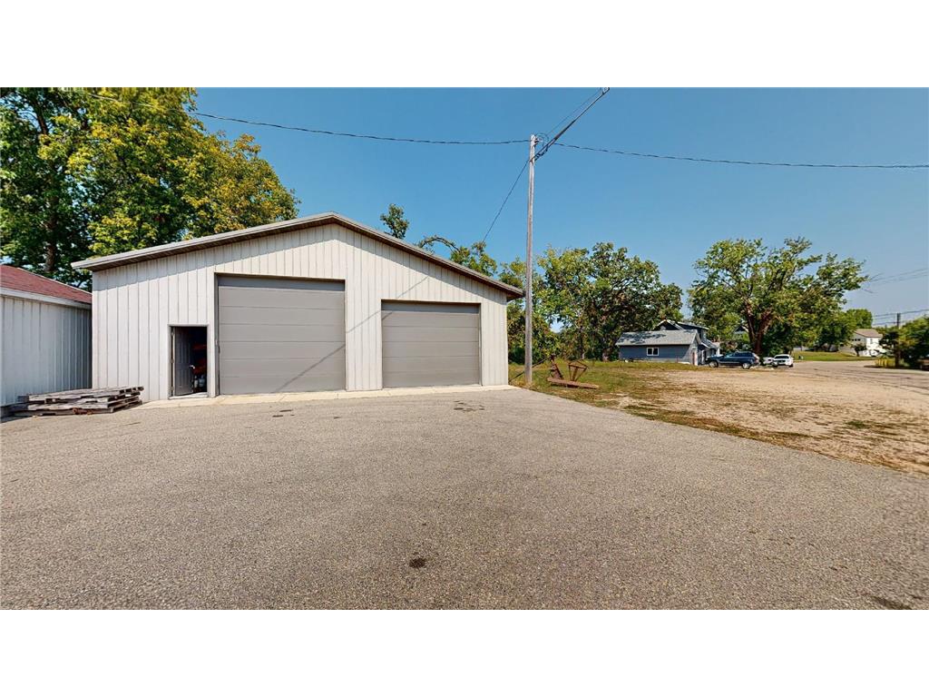 42 1st Avenue SW New London MN 56273 - Crow River 6423434 image1