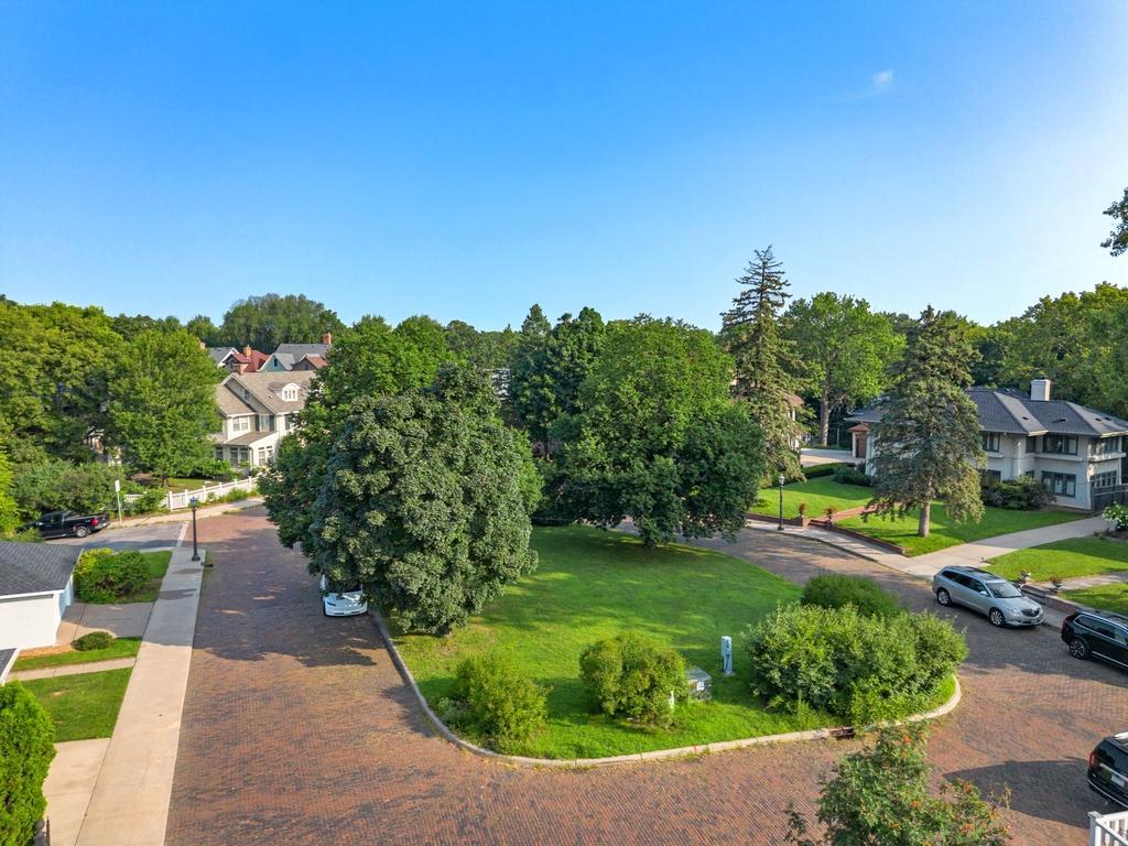 42 Kenwood Parkway Saint Paul MN 55105 7048660 image51