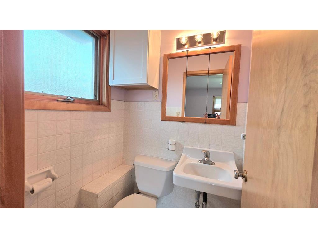 420 James Street Detroit Lakes MN 56501 7079849 image13