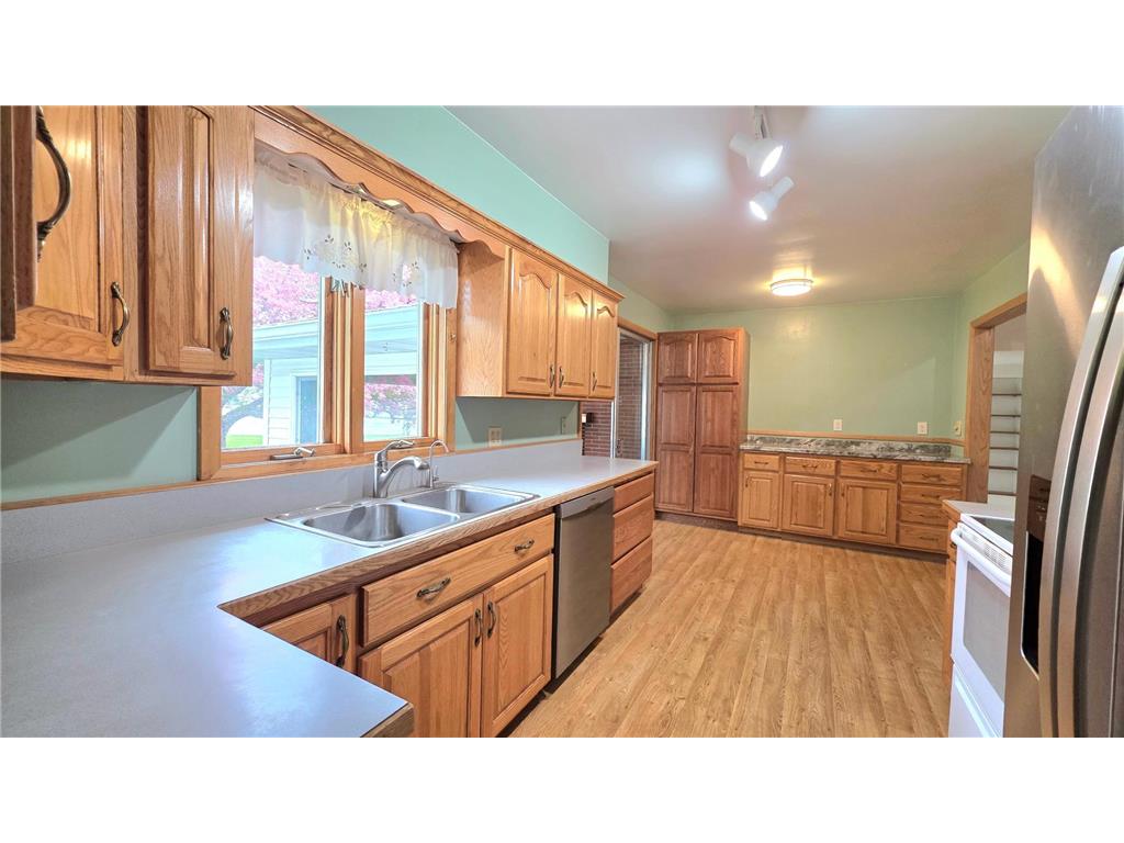 420 James Street Detroit Lakes MN 56501 7079849 image6