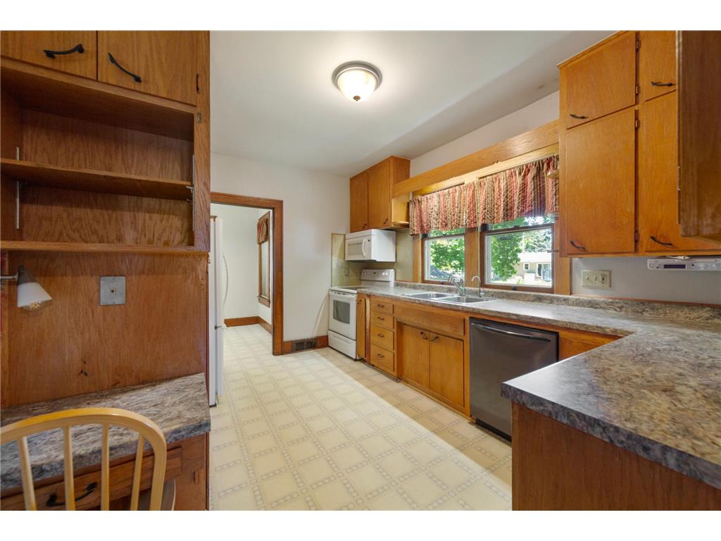 420 Main Street W Waterville MN 56096 7058873 image18