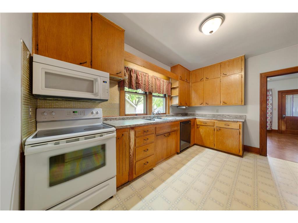 420 Main Street W Waterville MN 56096 7058873 image5