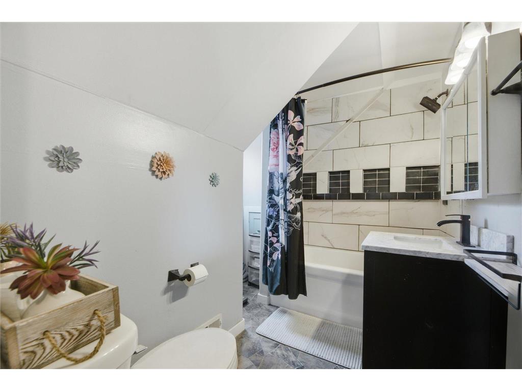 420 N 5th Street Marshall MN 56258 7079528 image25
