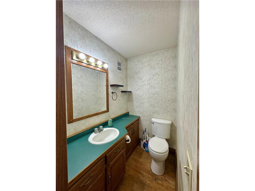420 N Freeman Avenue Luverne MN 56156 7026910 image6