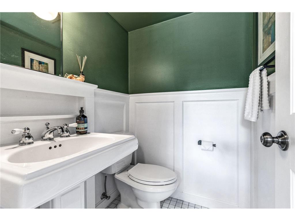 420 Penn Avenue S Minneapolis MN 55405 7095476 image26