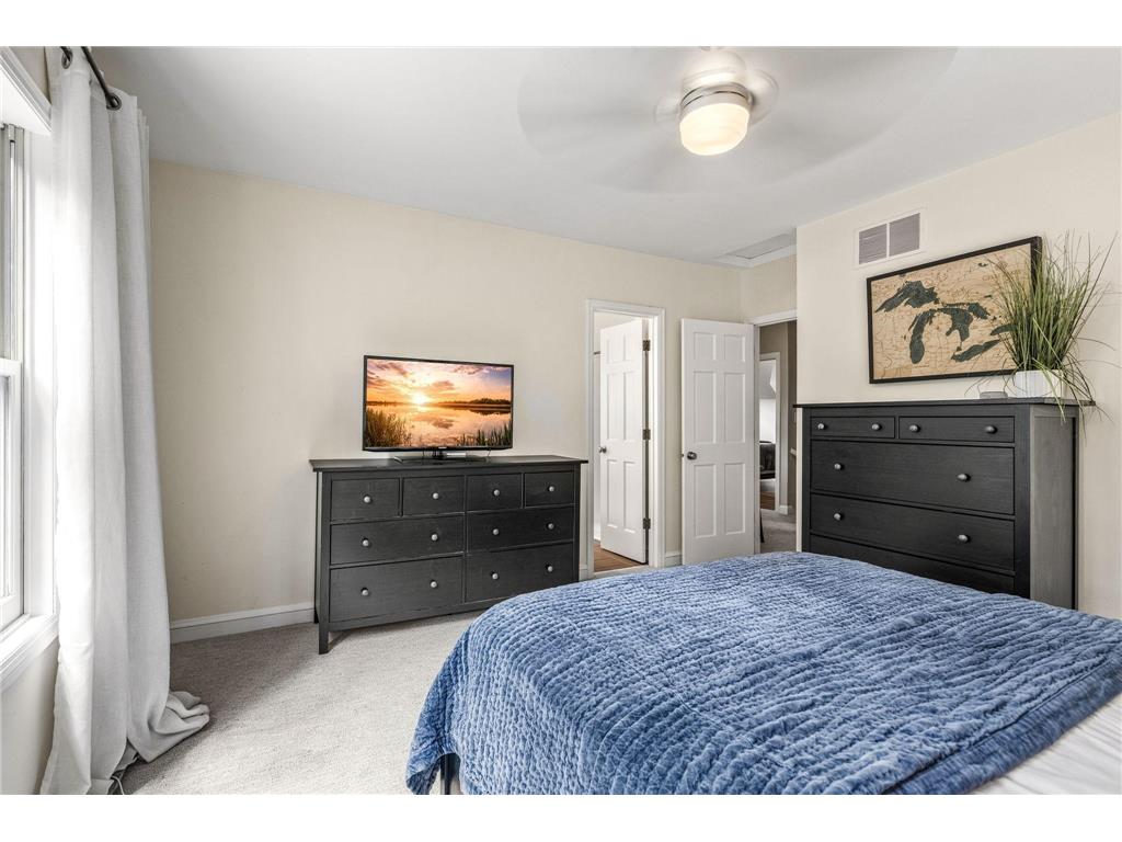 420 Penn Avenue S Minneapolis MN 55405 7095476 image29
