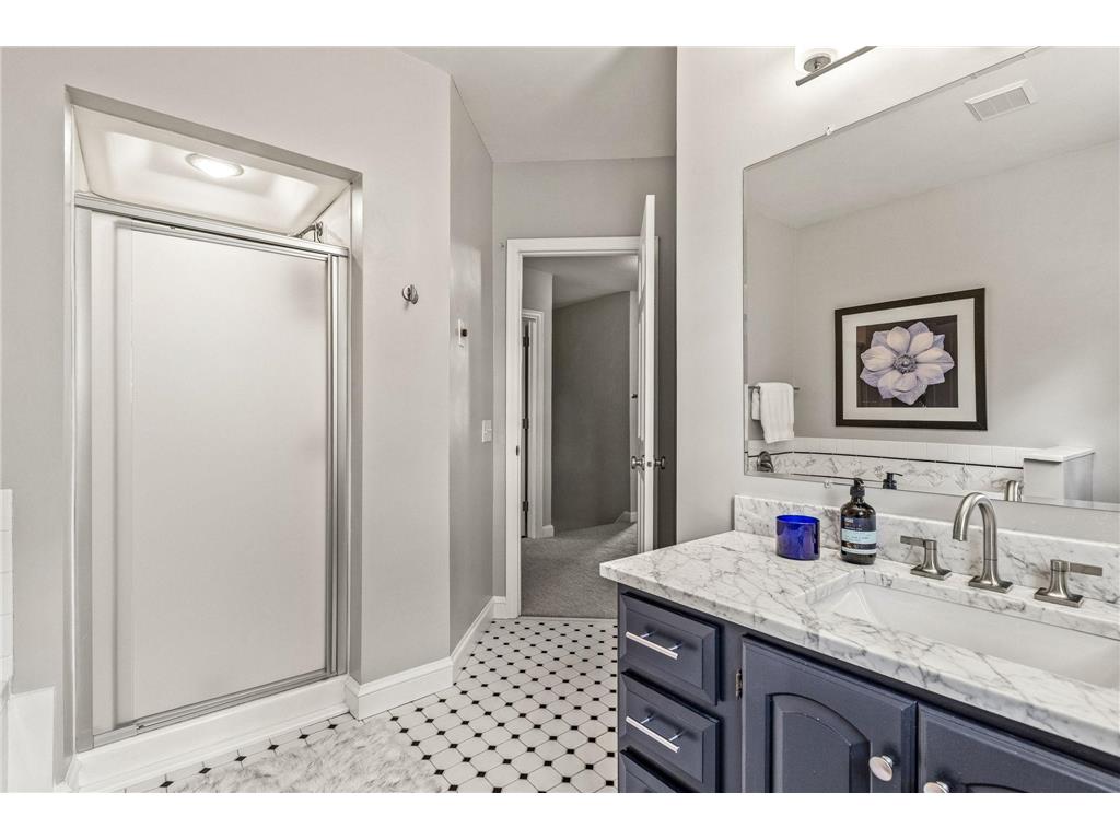 420 Penn Avenue S Minneapolis MN 55405 7095476 image39