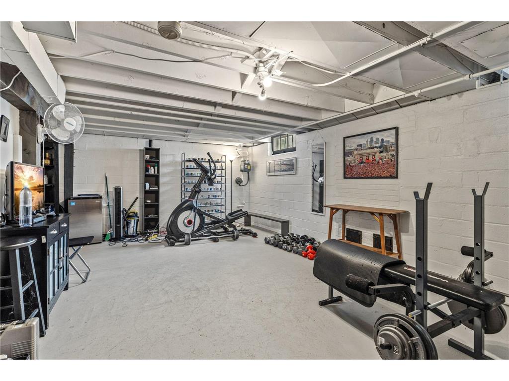 420 Penn Avenue S Minneapolis MN 55405 7095476 image40