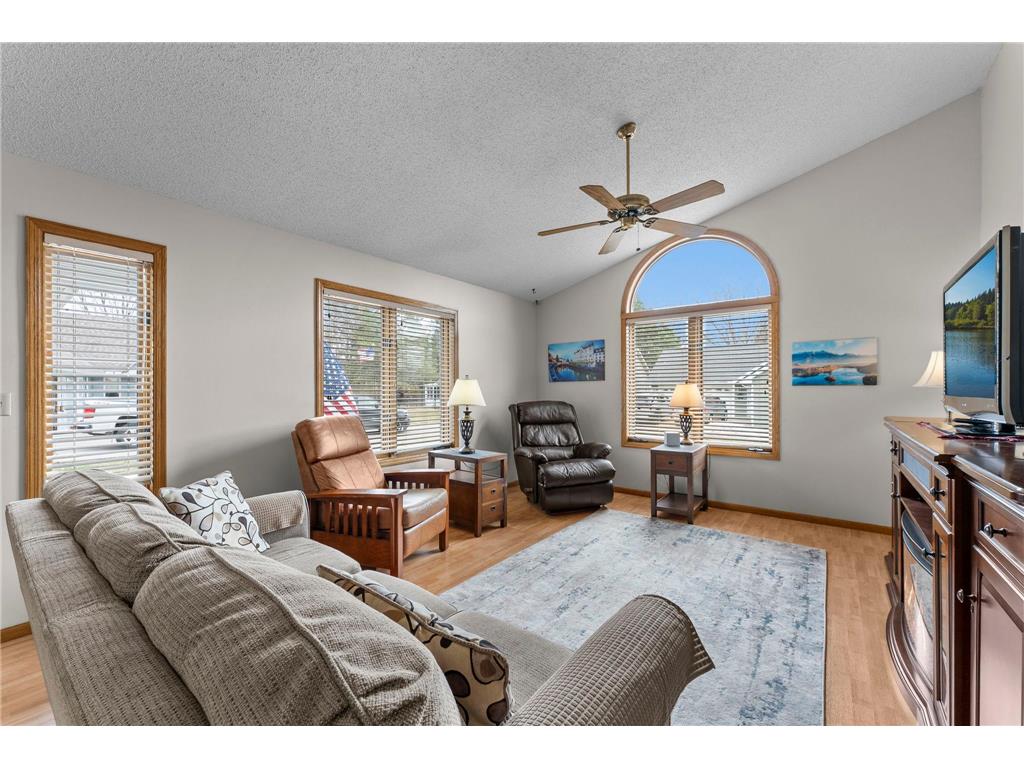 420 Village Court Cambridge MN 55008 7042437 image6