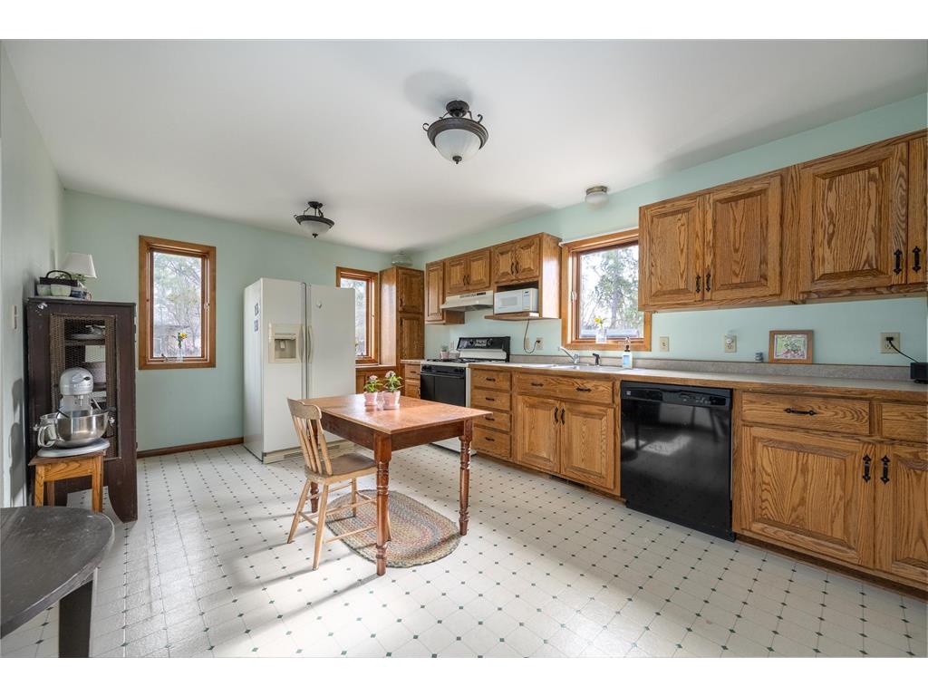 420 Wisconsin Avenue Amery WI 54001 - North Twin Lake 7023071 image6