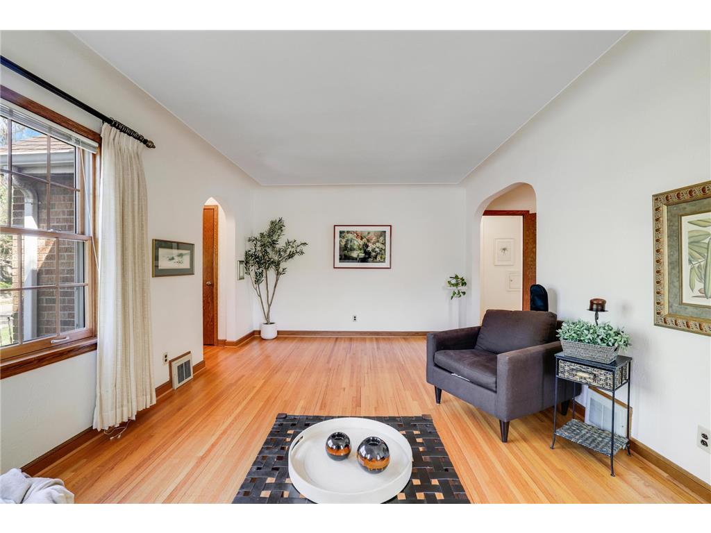 4200 Beard Avenue N Robbinsdale MN 55422 7063435 image10