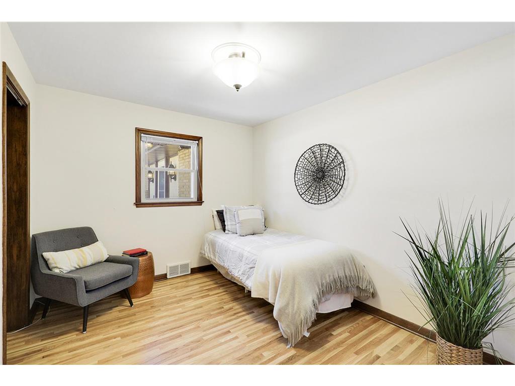 4201 40th Avenue N Robbinsdale MN 55422 - Crystal 7035777 image7