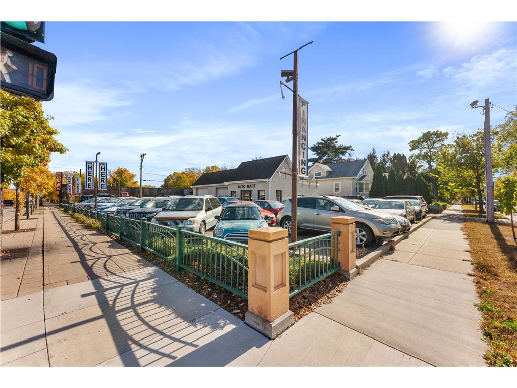 4201 E Lake Street Minneapolis MN 55406 6812773 image1