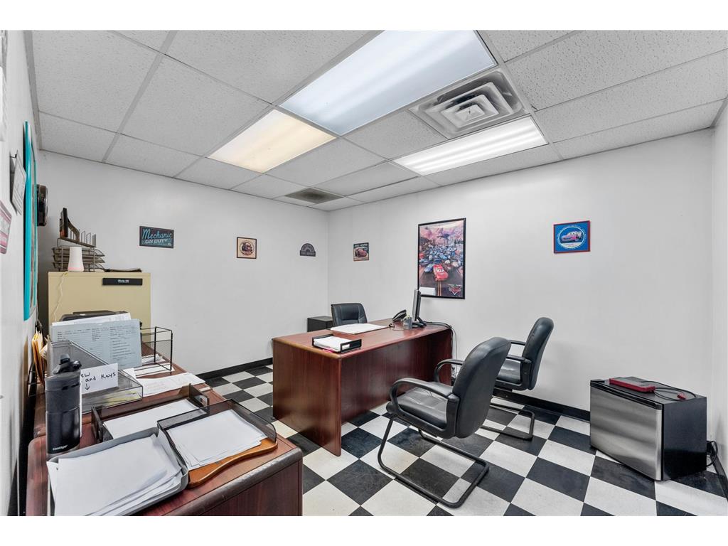 4201 E Lake Street Minneapolis MN 55406 6812773 image23