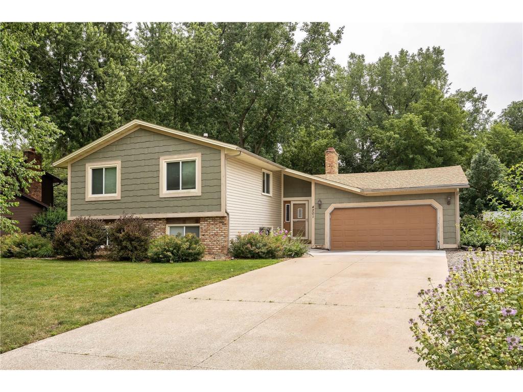 4201 Estate Drive Brooklyn Park MN 55443 6613360 image1